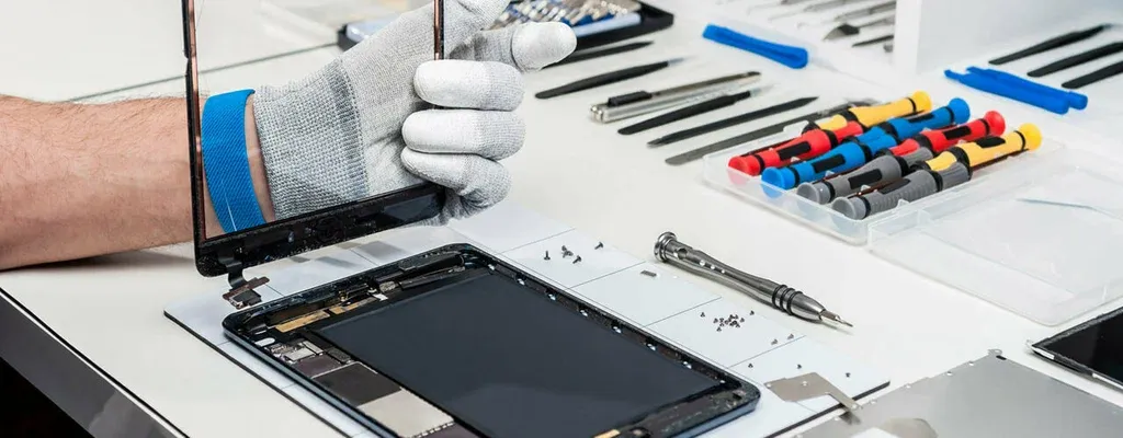 MacBook repair Dubai shop for water damage and power issues